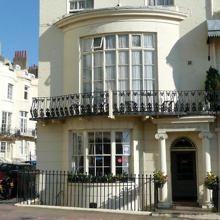 Отель Adelaide House Лутон Экстерьер фото